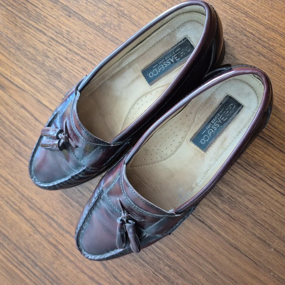 G.H. Bass & Co. wine Brown Tassel Loafers men's 8.5D